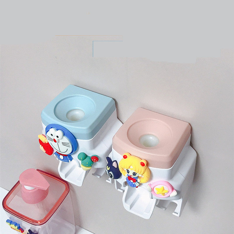 Dụng cụ nặn kem đánh răng cho bé có kèm treo bàn chải hình xinh xắn giúp bé dễ dàng lấy kem đánh răng và thích đánh răng