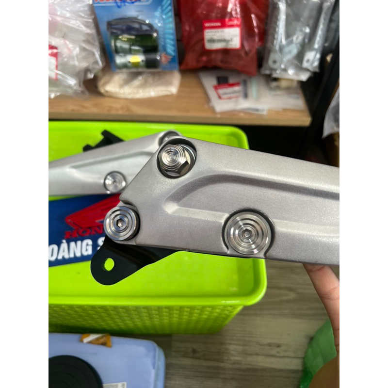 Ốc salaya gác chân sau wave nhỏ alpha zx fu1