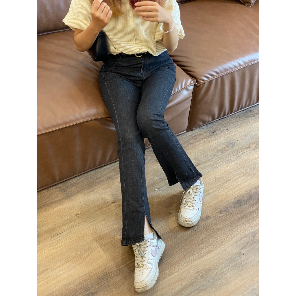 Quần Jean Ống Loe Nhẹ Form Lửng Co Dãn Còn Màu Đen S084 - Glister Closet