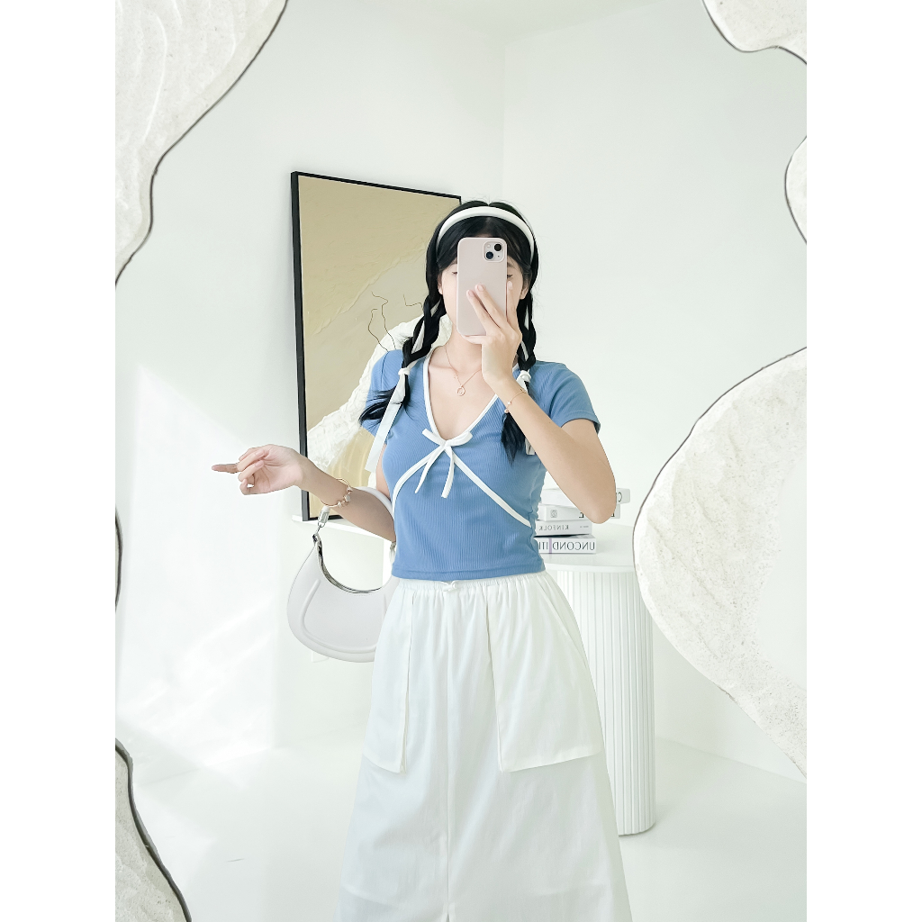 Áo croptop viền cổ chéo thân có nơ, thiết kế cổ tim tay ngắn GA4433