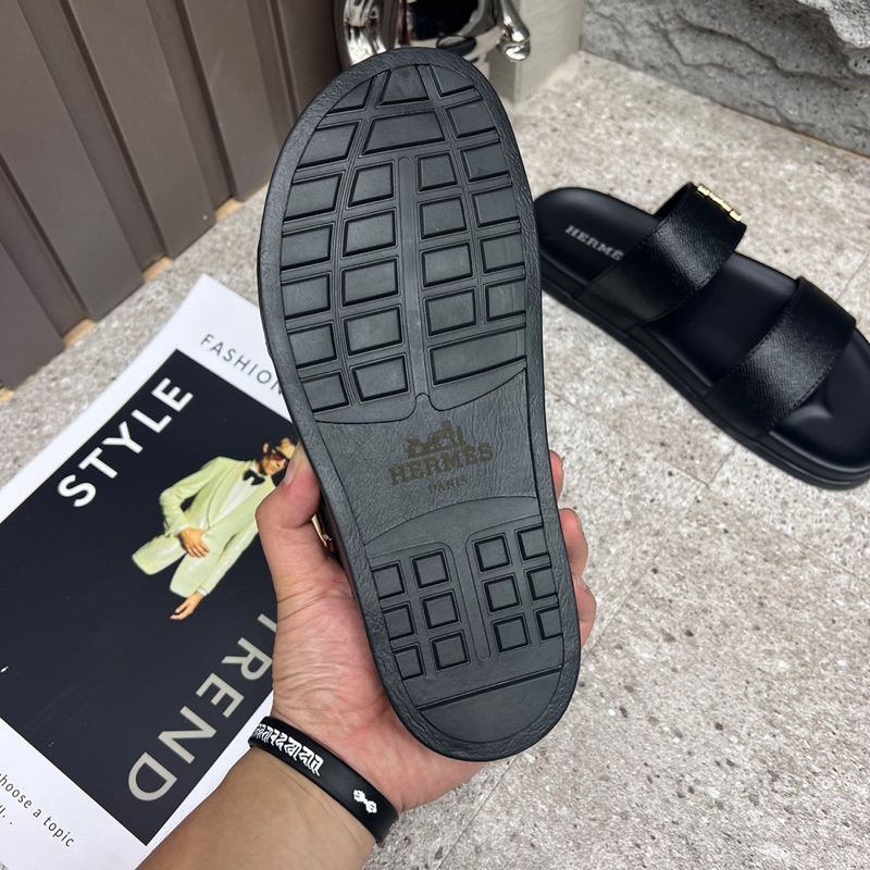 Dép lê nam 2 quai HM da bò đế cao khuy đính khuy H vàng