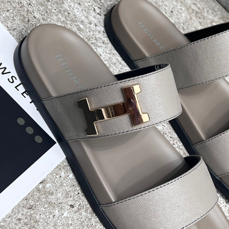 Dép lê nam 2 quai HM da bò đế cao khuy đính khuy H vàng