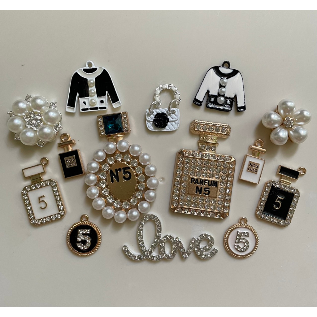 Set Charm Đính Đá Trang Trí Dép Cross Siêu Sang Có Sẵn Nút Gắn