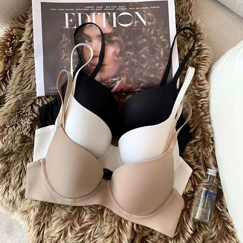 Áo ngực nâng ngực đúc su cao cấp, có gọng mút mỏng, 2 nấc cài HL BOUTIQUE A522