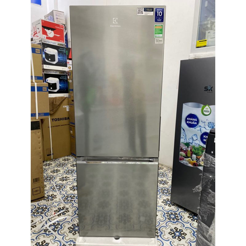 Tủ lạnh Electrolux Inverter 308 lít EBB3402K-A - HÀNG CHÍNH HÃNG
