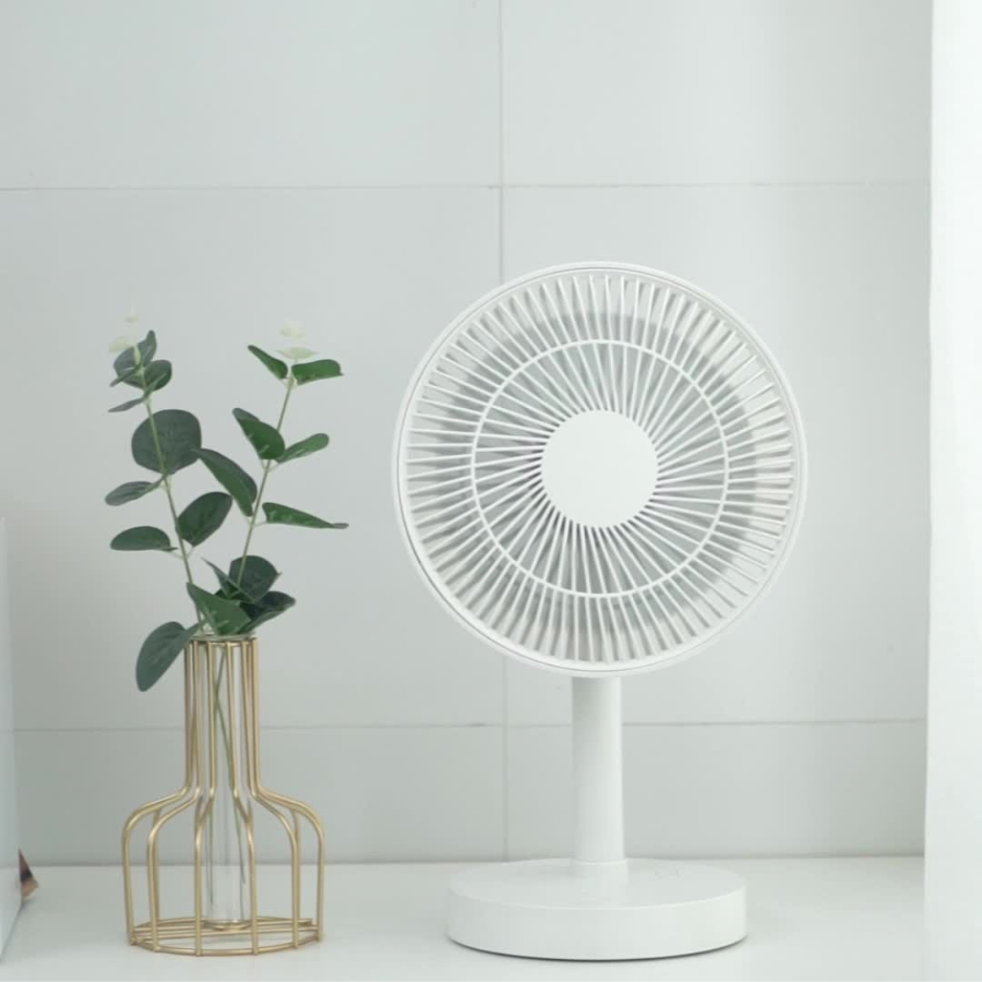 Quạt Tích Điện Để Bàn 12h Dung Lượng Pin 4000mAh 4 Chế Độ Gió