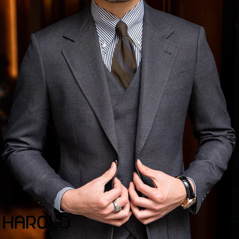 [HCM] Bộ Suit 3 Mảnh Nam Cao Cấp Harold Black Lead (Suit Jacket + Gile + Quần) Vest Công Sở Chống Nhăn, Formal, Bền Bỉ