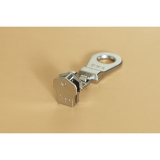 02 cái  Củ khóa YKK