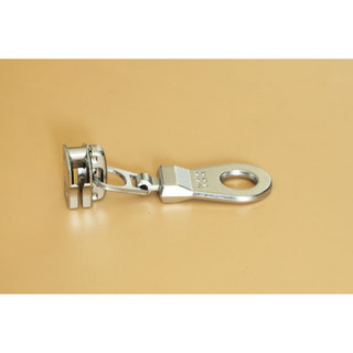 02 cái  Củ khóa YKK