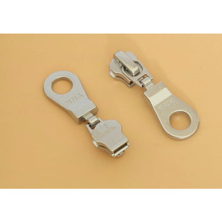02 cái  Củ khóa YKK