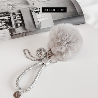 Cục bông phụ kiện gắn túi xách Storybook Winter Pom Pom