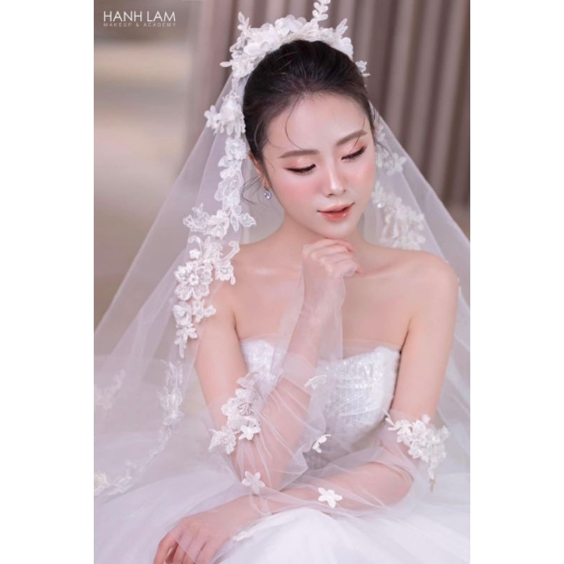 Lúp cô dâu viền hoa và ống tay