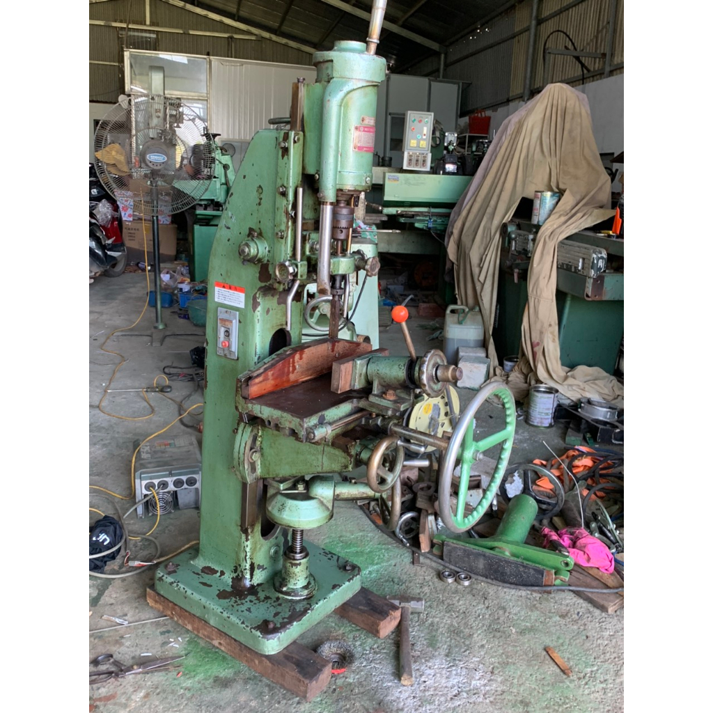 Máy đục mộng vuông