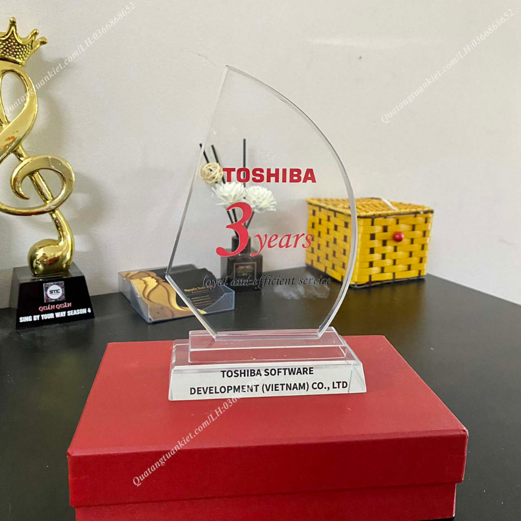 Cúp vinh danh pha lê K9 buồm thẳng cao cấp