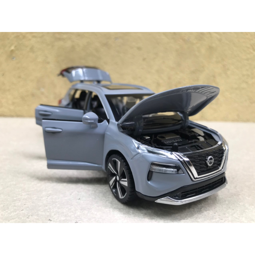 Mô hình xe ô tô NISSAN Xtrail 2023 1:32