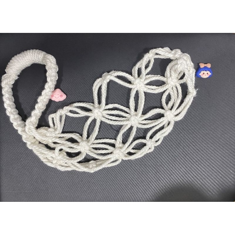 Túi đựng bình nước đeo chéo sợi len macrame