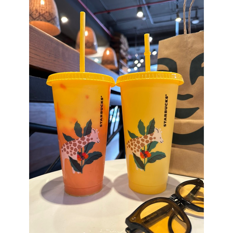 Ly đổi màu mica starbucks hình hưou cao cổ2023