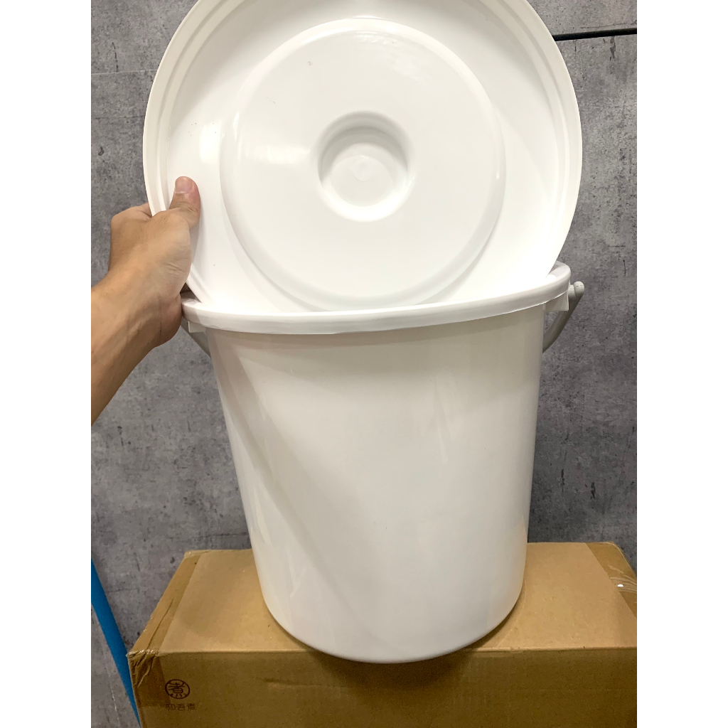 XÔ NHỰA TRẮNG CÓ NẮP 17L, 25L MÃ DW4.5GL, DW6.5GL - NHẬP KHẨU CHÍNH HÃNG THÁI LAN.