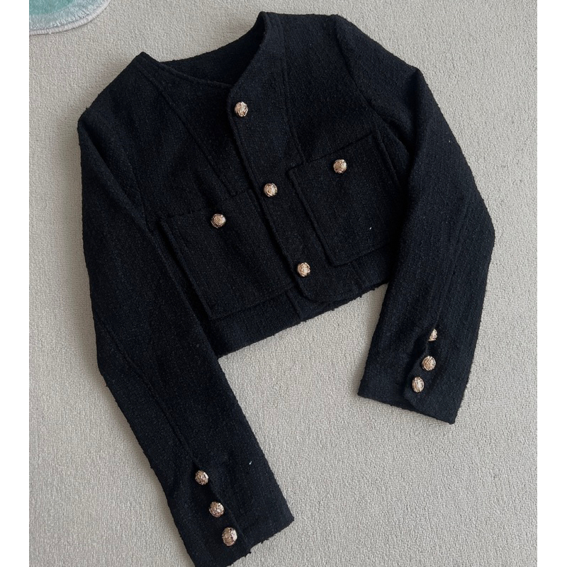 Áo dạ đen lửng