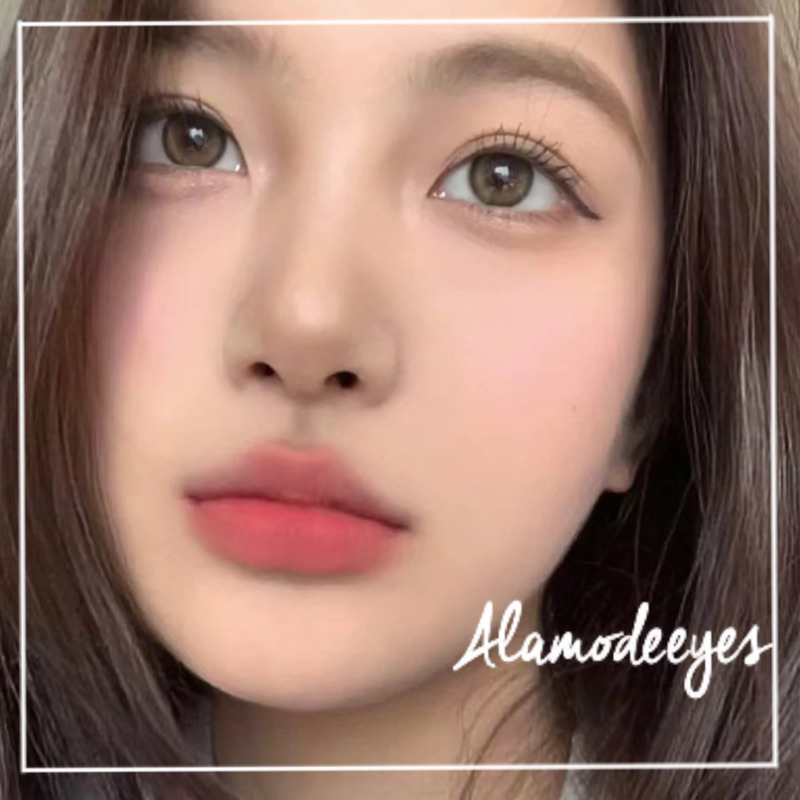 Lens nâu sữa viền