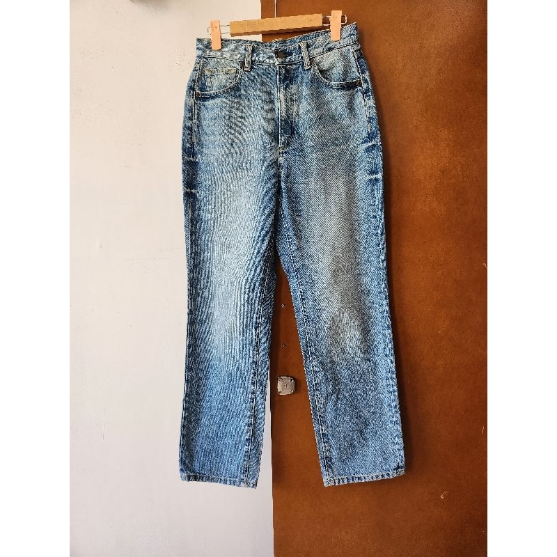 Quần jeans Uniqlo vintage ống suông xanh cổ điển - em và nắng