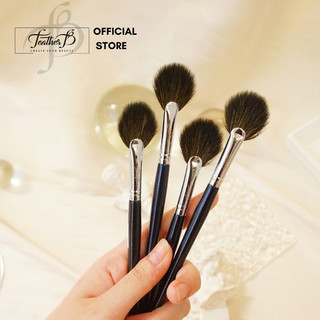 Cọ Highlight Feather B dạng quạt nhỏ