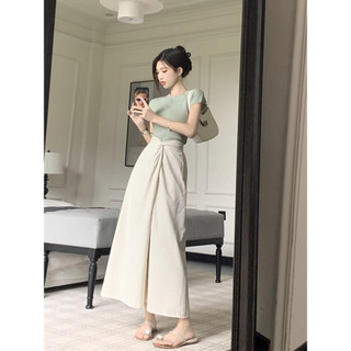 Set áo thun kèm chân váy midi