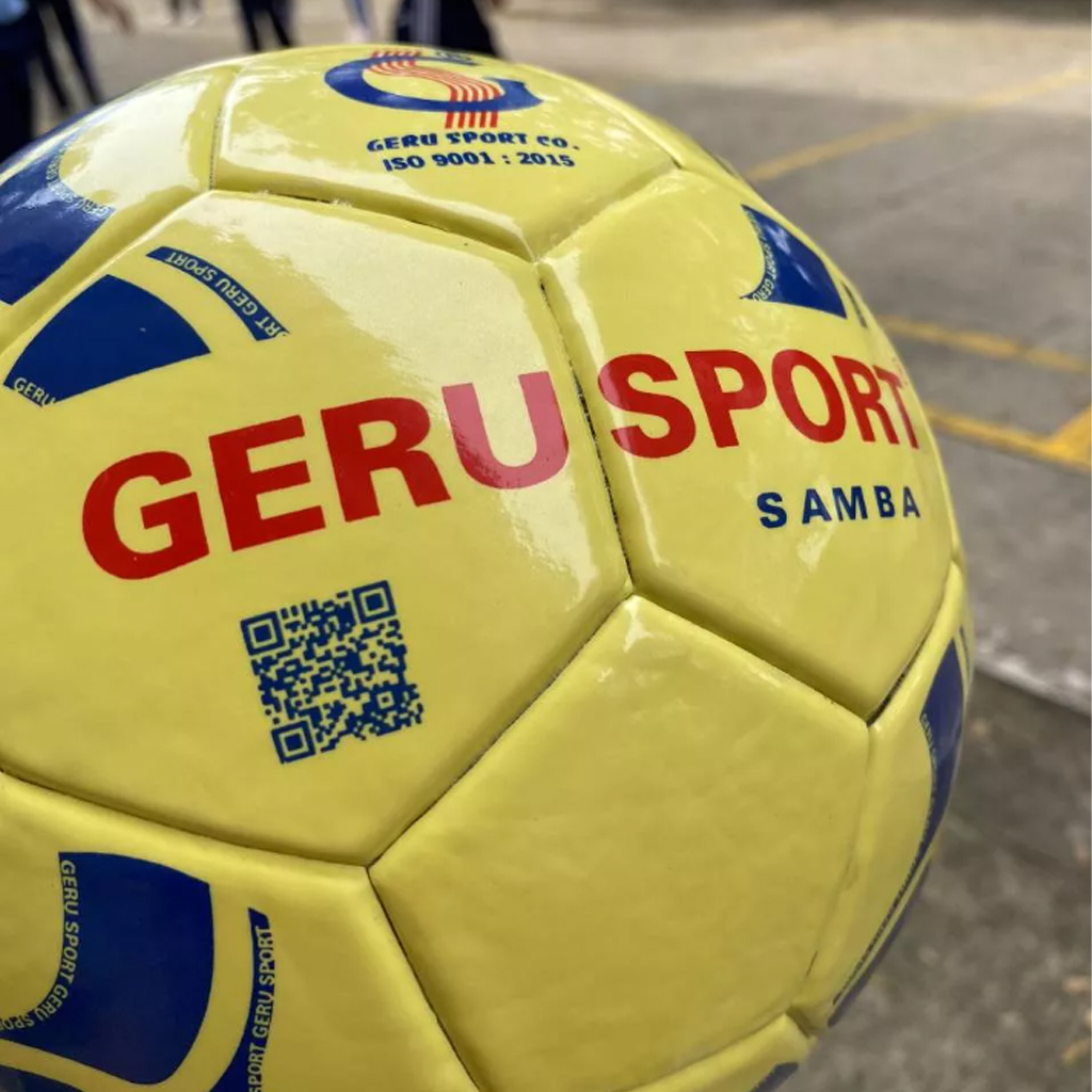 Quả bóng đá 2030 GERU SAMBA Loại da dán kích thướt size số 4 phù hợp cho futsal và sân cỏ nhân tạo