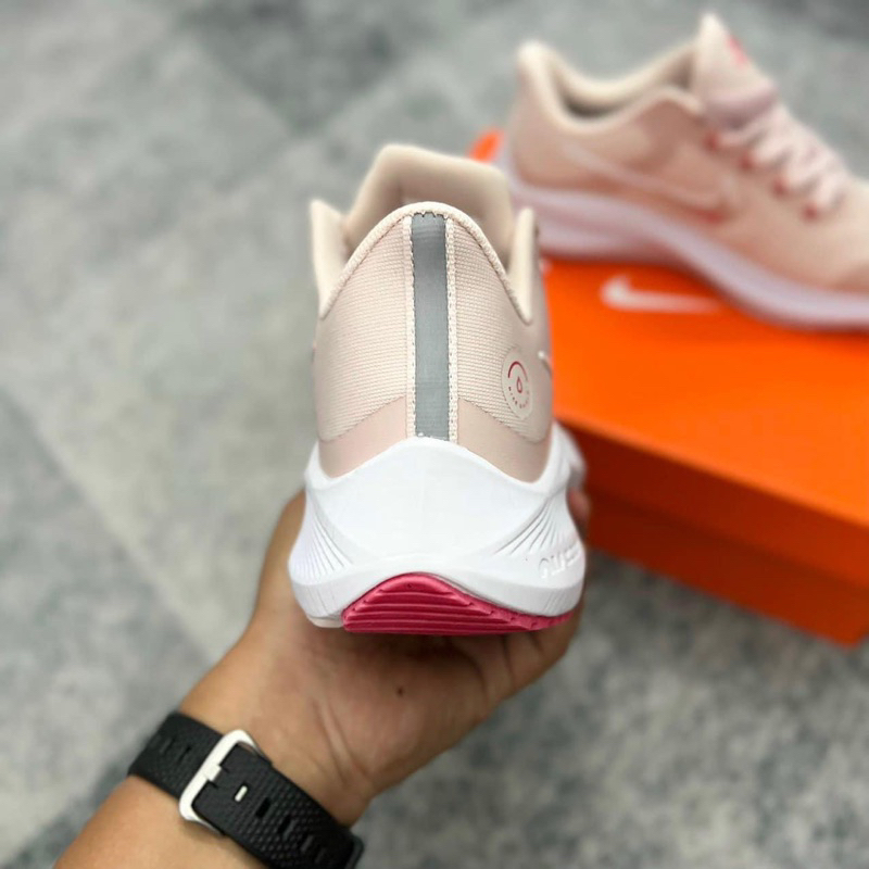 Giày sneaker zoom fly 8 hồng nude
