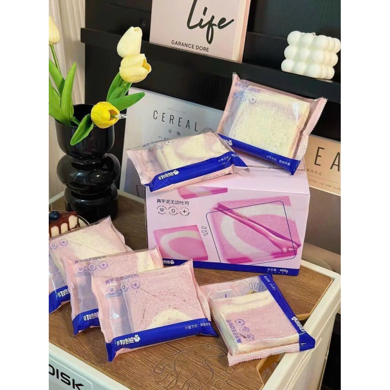 Set thùng 8 cái bánh sanwich vị khoai môn