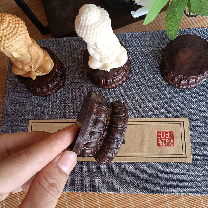 Đế gỗ dùng để tượng