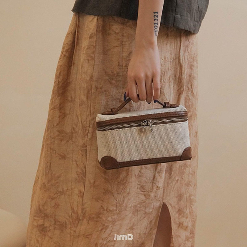 Túi xách nữ đeo chéo kèm charm ngựa - TN004