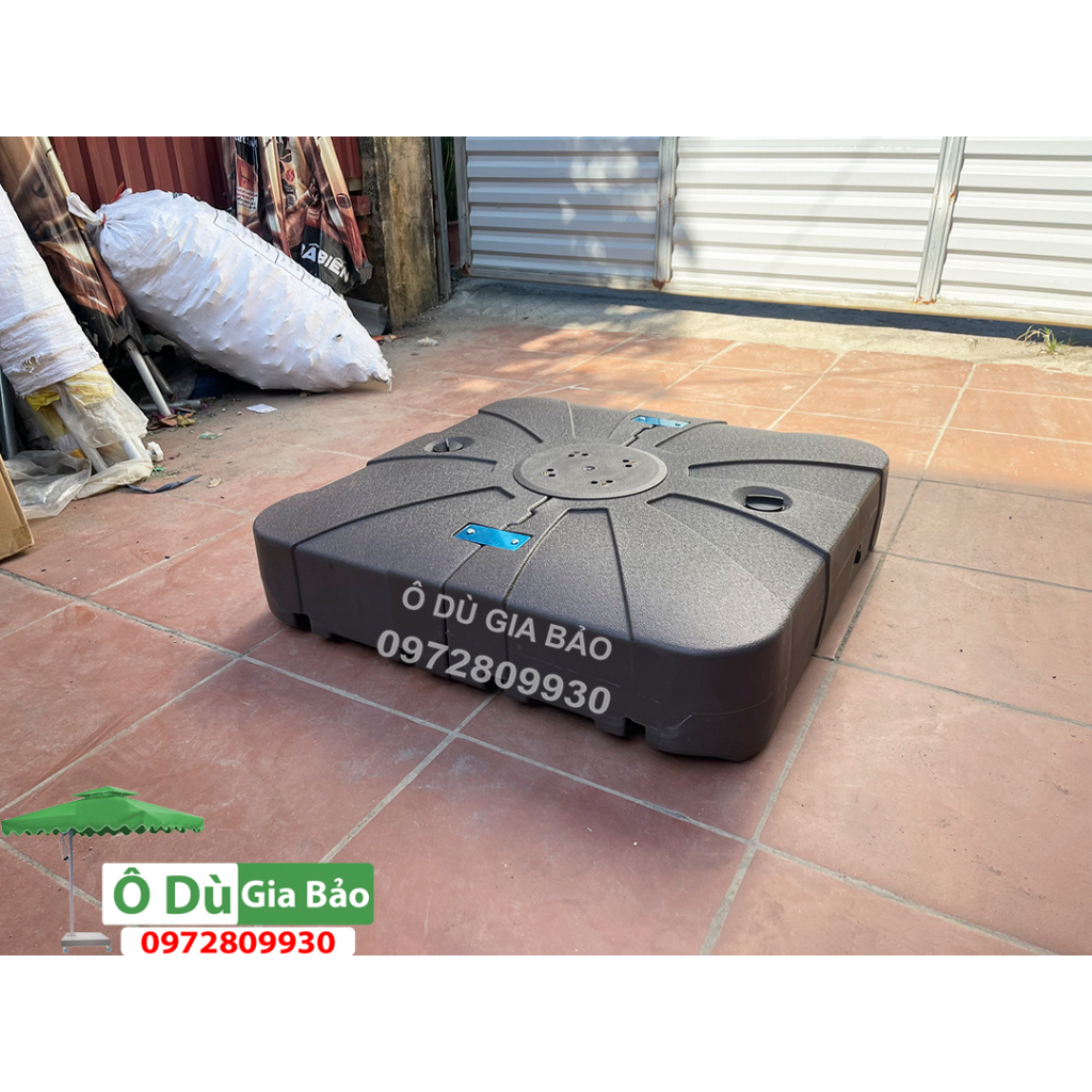Chân đế nhựa-đổ nước siêu chắc chắn của Ô dù lệch tâm hợp kim nhôm 3mx3m chỉnh góc nghiêng
