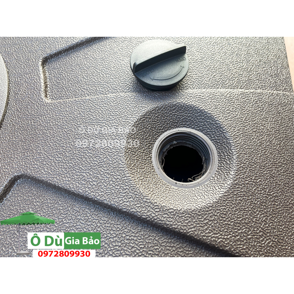 Chân đế nhựa-đổ nước siêu chắc chắn của Ô dù lệch tâm hợp kim nhôm 3mx3m chỉnh góc nghiêng