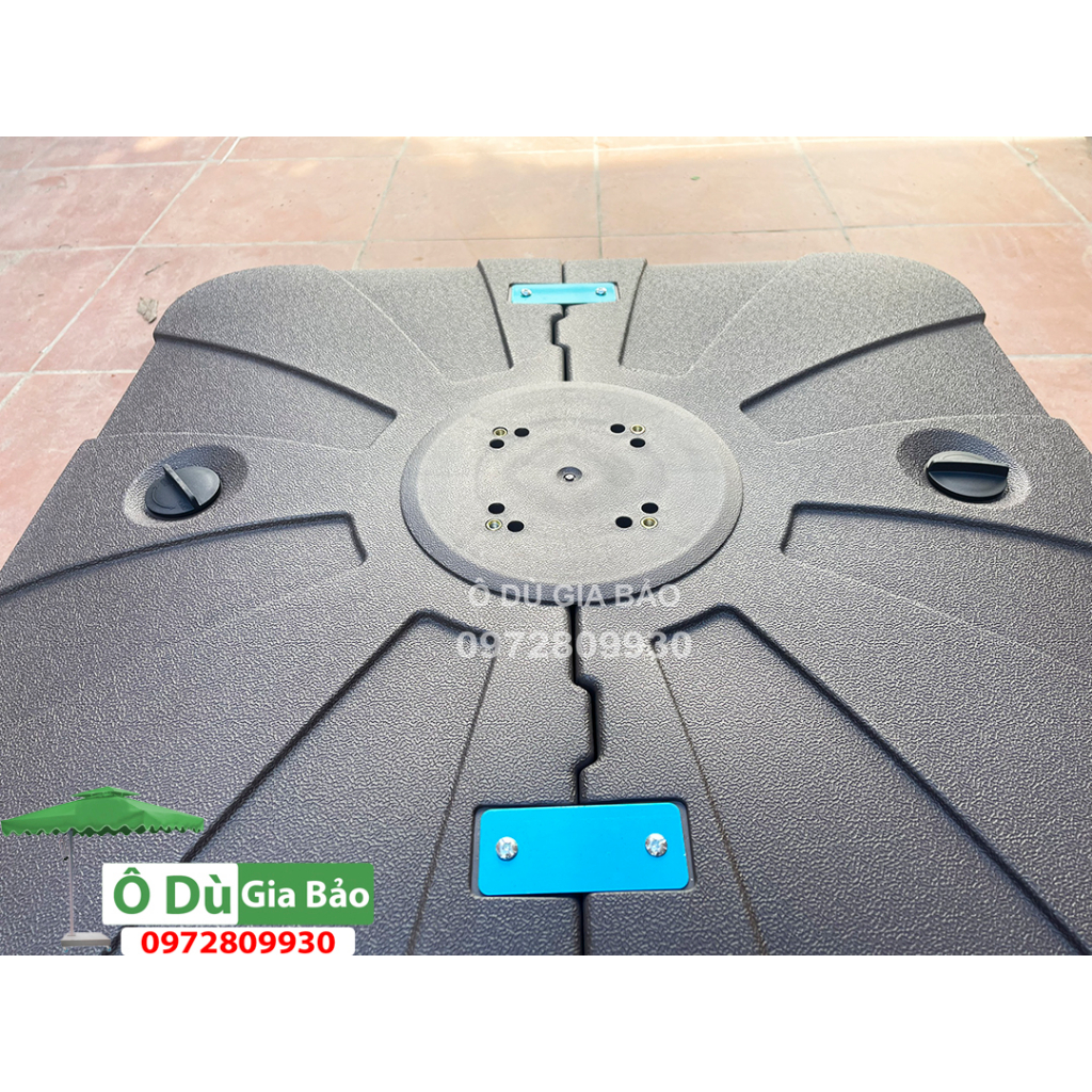 Chân đế nhựa-đổ nước siêu chắc chắn của Ô dù lệch tâm hợp kim nhôm 3mx3m chỉnh góc nghiêng