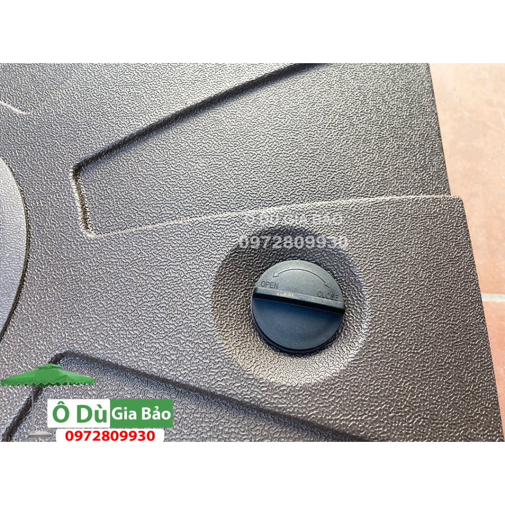 Chân đế nhựa-đổ nước siêu chắc chắn của Ô dù lệch tâm hợp kim nhôm 3mx3m chỉnh góc nghiêng