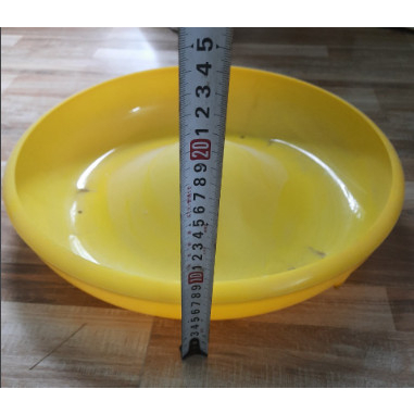 Đế máng ăn xô sơn có  kèm ke ốc, chất lượng nhựa nguyên sinh chuyên dùng cho máng xô sơn.