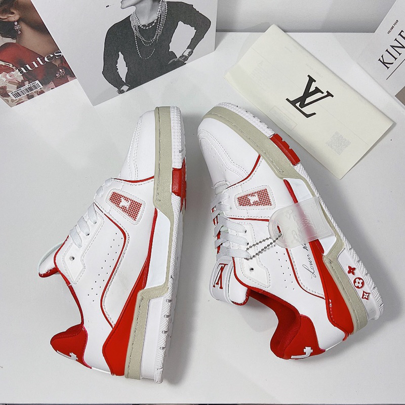 GIÀY LV TRAINER #54 TRẮNG ĐỎ LAI AU SS23 - Giày LV Trắng Viền Đỏ Cao Cấp Bản Mới