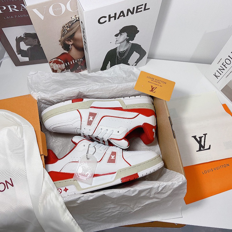 GIÀY LV TRAINER #54 TRẮNG ĐỎ LAI AU SS23 - Giày LV Trắng Viền Đỏ Cao Cấp Bản Mới
