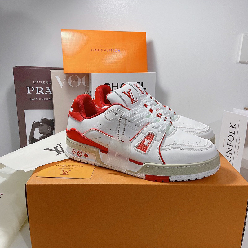 GIÀY LV TRAINER #54 TRẮNG ĐỎ LAI AU SS23 - Giày LV Trắng Viền Đỏ Cao Cấp Bản Mới