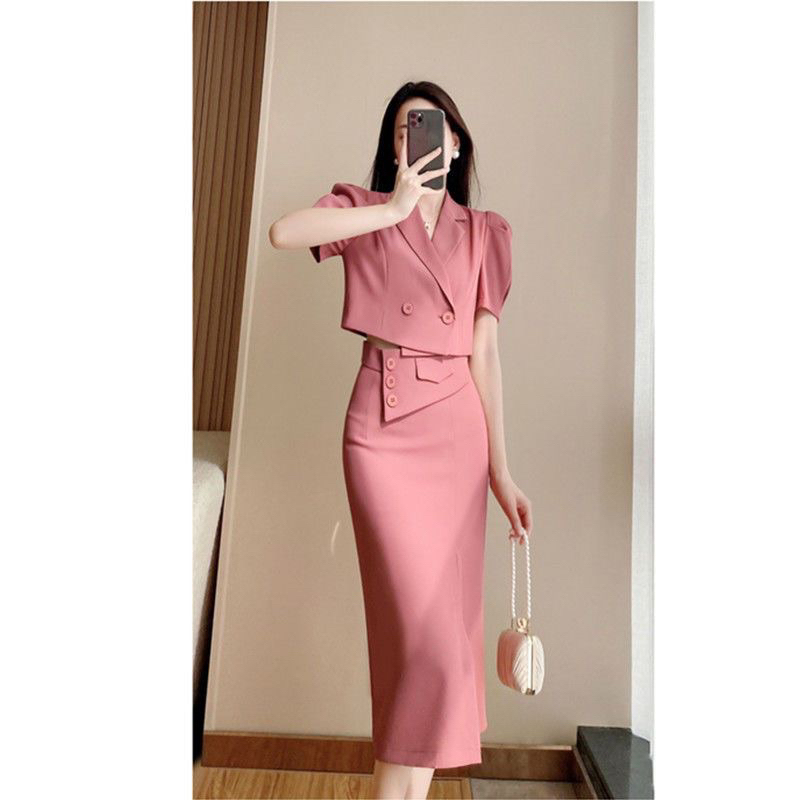 Set áo vest ngắn chân váy xẻ trước cạp cao siêu tôn dáng phù hợp với công việc văn phòng, công sở