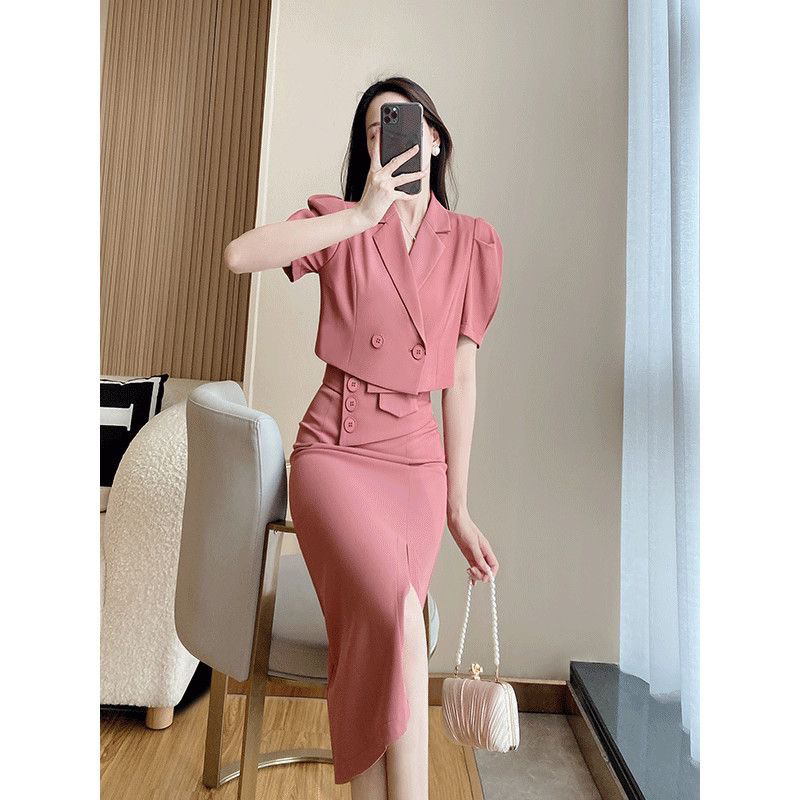 Set áo vest ngắn chân váy xẻ trước cạp cao siêu tôn dáng phù hợp với công việc văn phòng, công sở