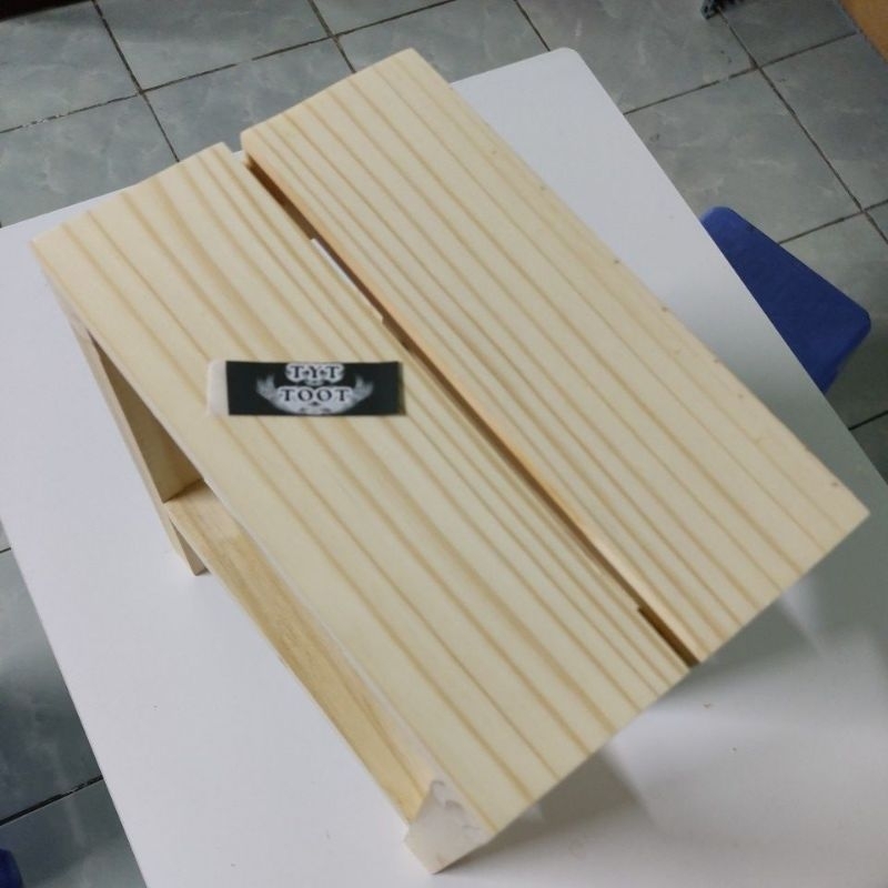 TYTTOOT9007 - Ghế gỗ thông - 20 X 30 X 30 cm