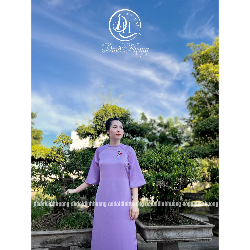 Áo dài dáng suông Đinh Hương vải lụa gấm tím cà thêu tay kèm quần tây thi tím huế, áo dài lửng 120 cm