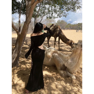 ĐẦM BODY ĐEN TRỄ VAI KHOÉT EO 1 BÊN 🖤