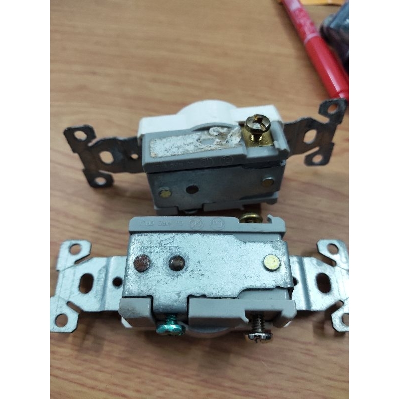 Ổ cắm điện Cooper tháo máy 15A 125V, Mặt nhôm phay 85x85mm