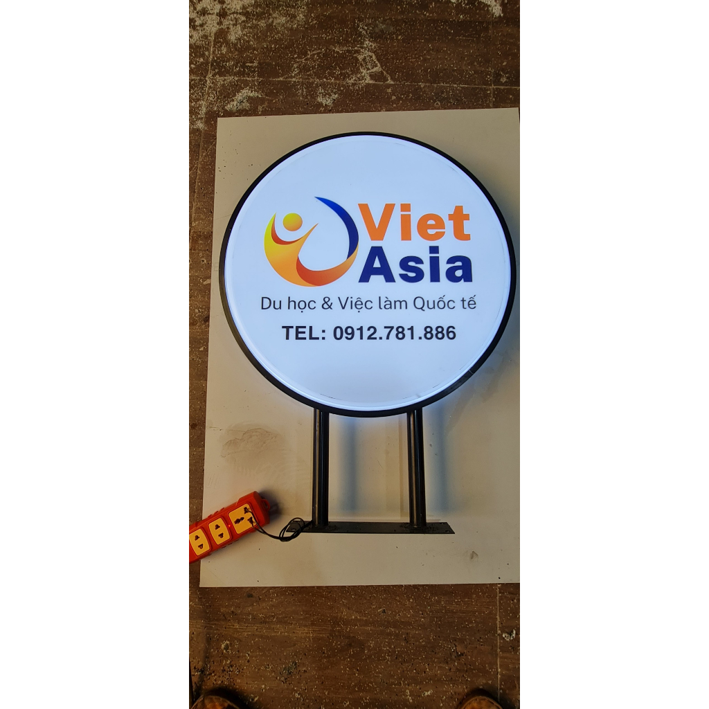 Biển vẫy mica hút nổi sáng đèn - Biển quảng cáo hộp đèn hút nổi mica hình tròn cho nhà hàng,quán cafe