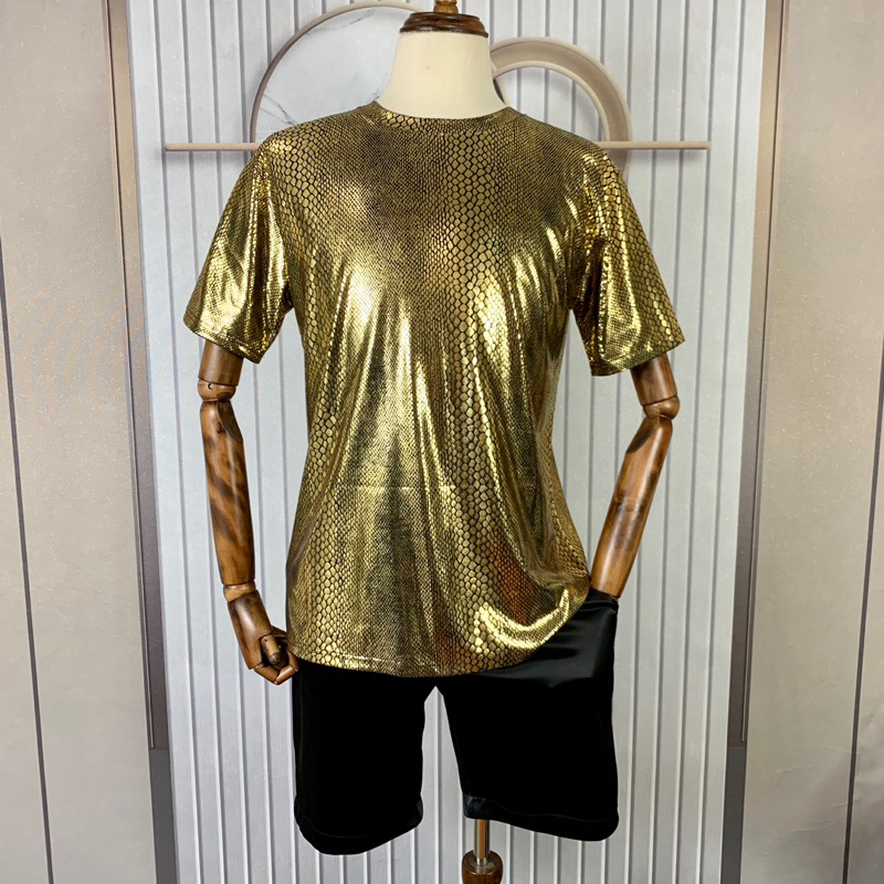 Áo thun cổ tròn nam tay ngắn hoạ tiết da rắn vàng Gold