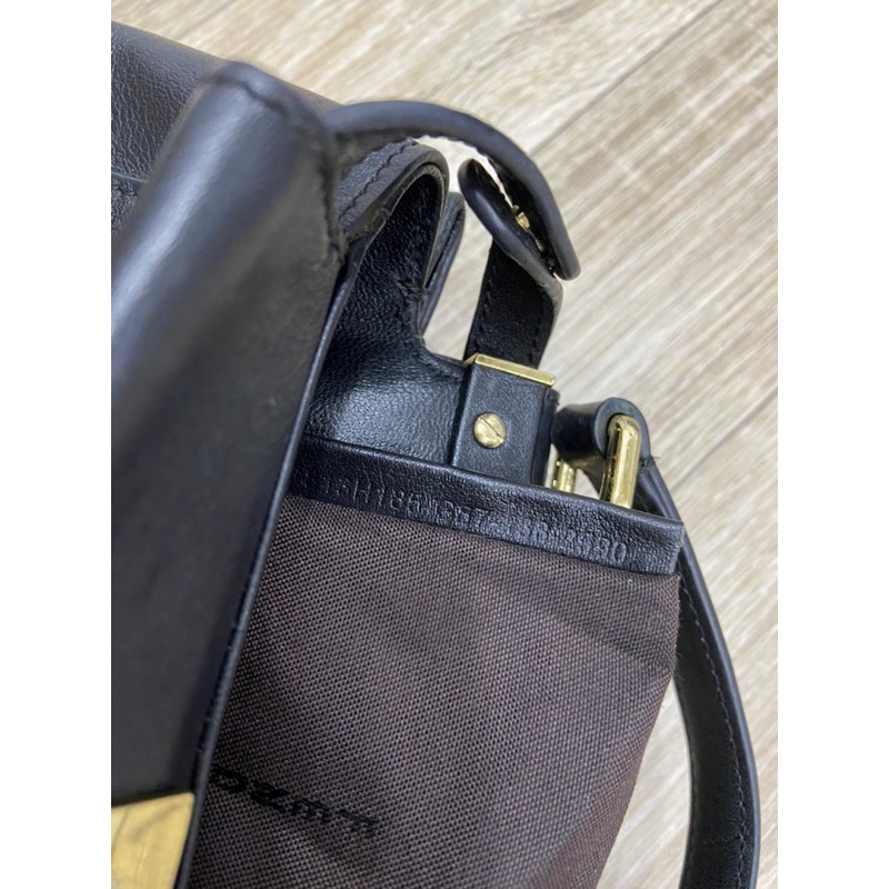 Túi si hiệu Fendi