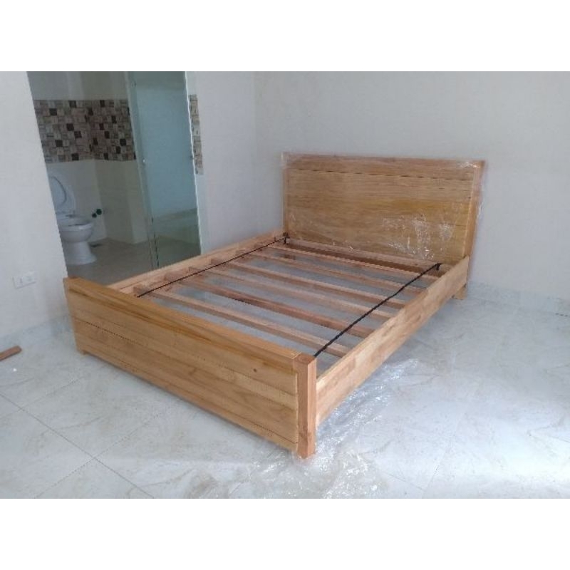 Giường gỗ thông 1m4x2m